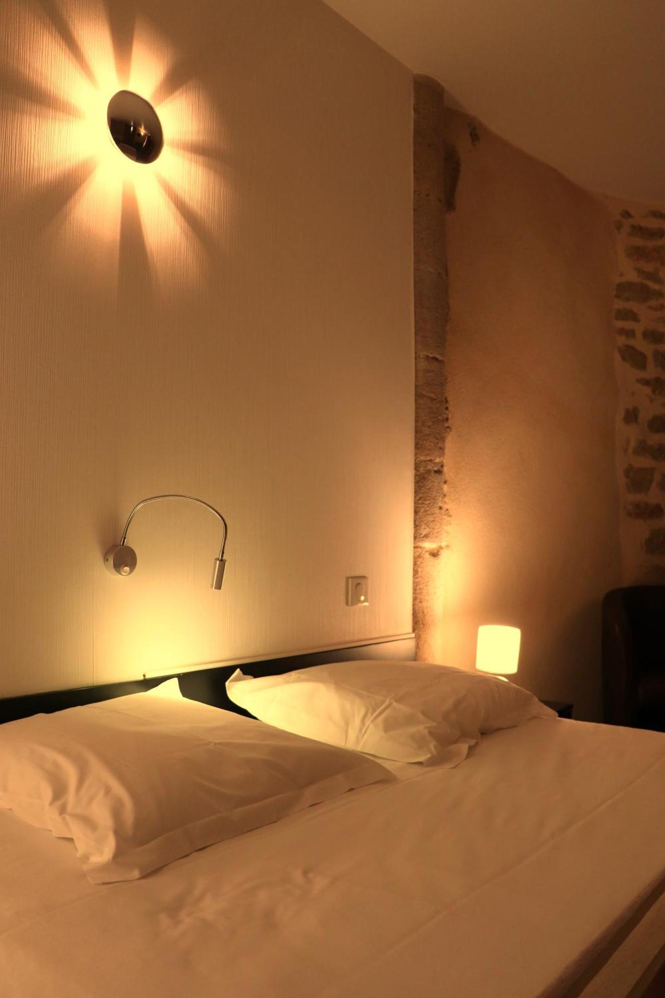 Hotel Restaurant Le Saint Augustin Bagian luar foto