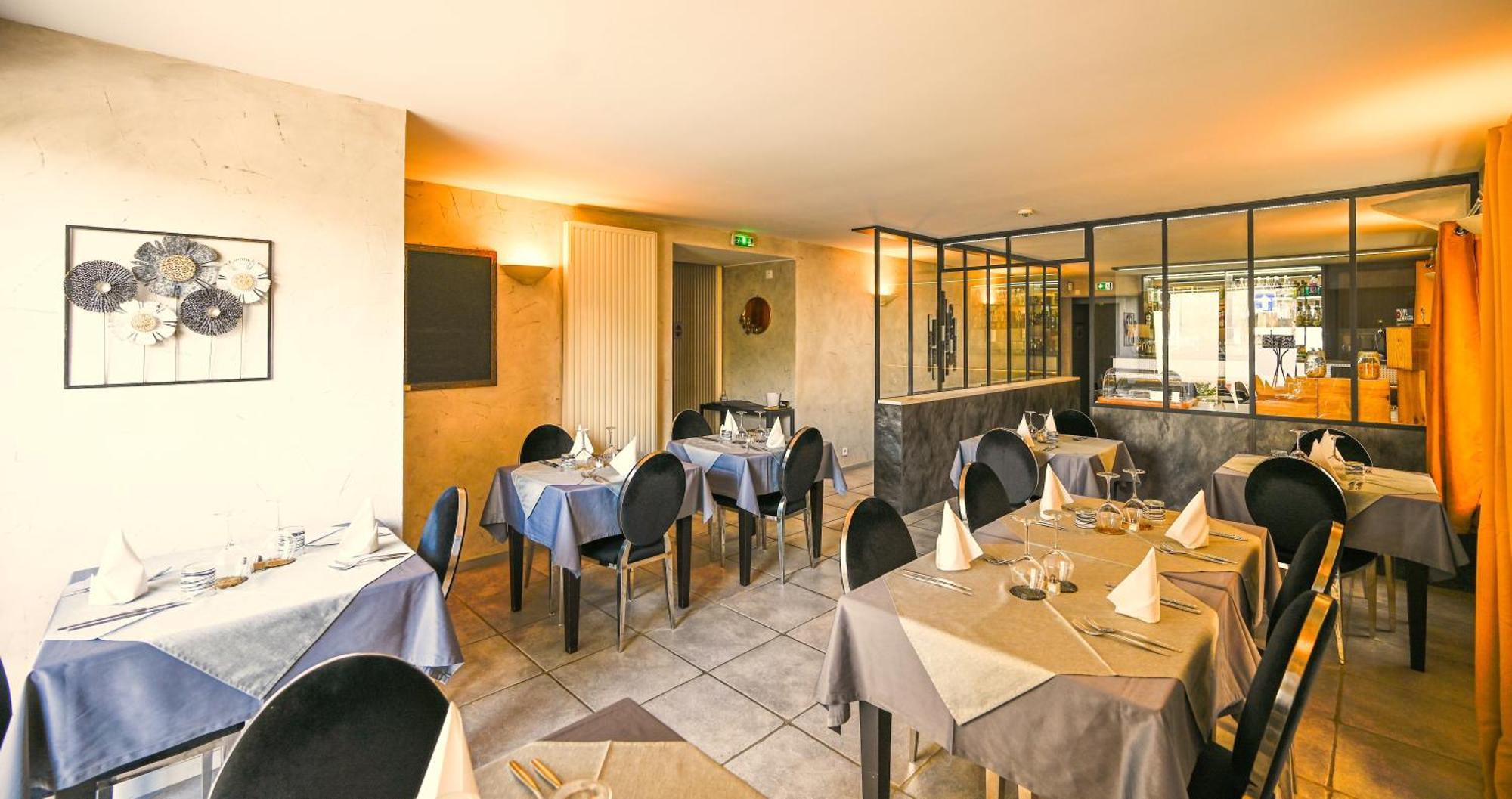 Hotel Restaurant Le Saint Augustin Bagian luar foto